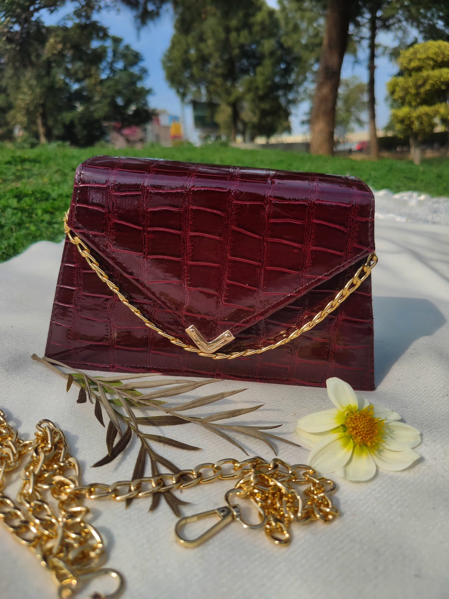 Maroon "chic carry" bag