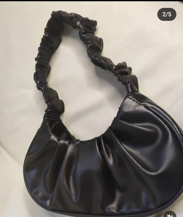 Black Sleek Armpit Bag