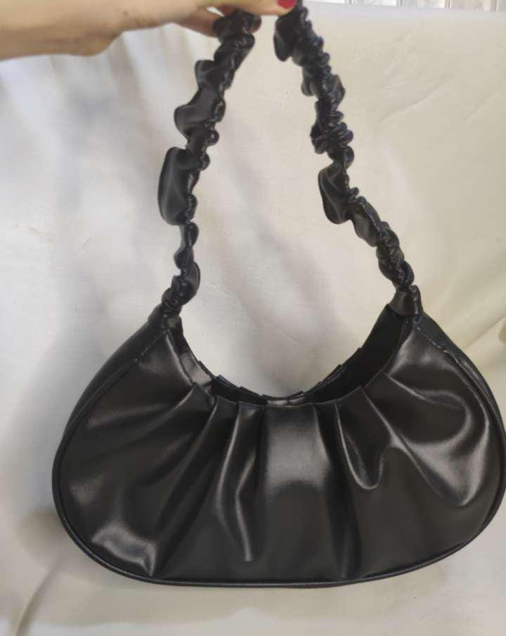 Black Sleek Armpit Bag